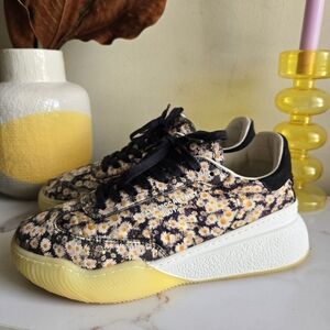 GUC Stella McCartney Low-Top Runner Loop Daisies 2001